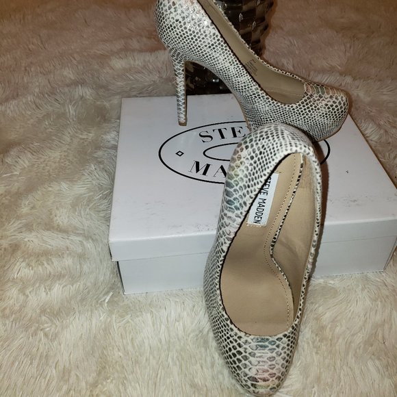 Pastel Snake Print - Picture 2 of 5